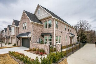 100 Claire Dr in Roanoke, TX - Building Photo