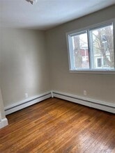 20R Reed St, Unit 1 in Cambridge, MA - Foto de edificio - Building Photo