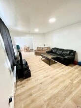 285 St John St in Fredericton, NB - Building Photo - Building Photo