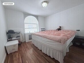 117 W 58th St in New York, NY - Building Photo - Building Photo