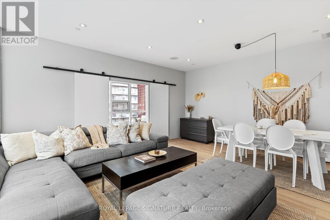 393-1393 King St W in Toronto, ON - Building Photo