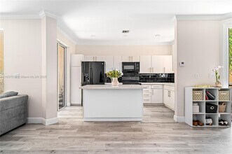 21024 NE 34th Ct in Aventura, FL - Building Photo - Building Photo