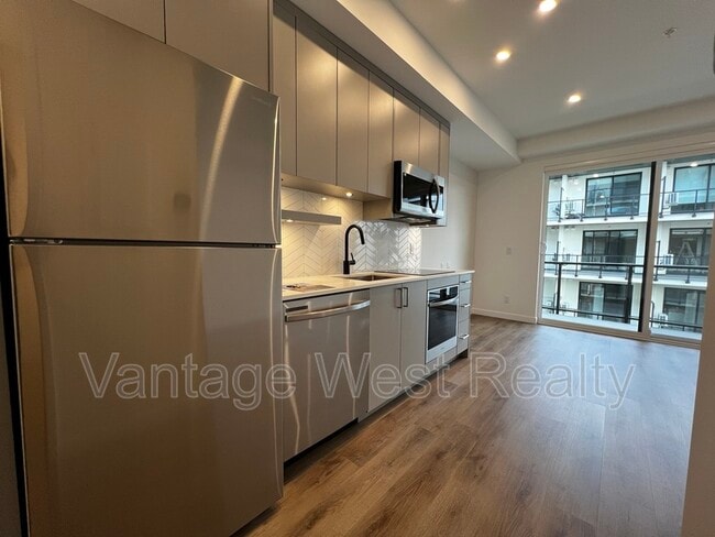 1274-1274 Devonshire Ave in Kelowna, BC - Building Photo - Building Photo