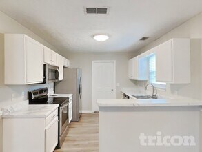 1224 Ballater Dr in Murfreesboro, TN - Foto de edificio - Building Photo