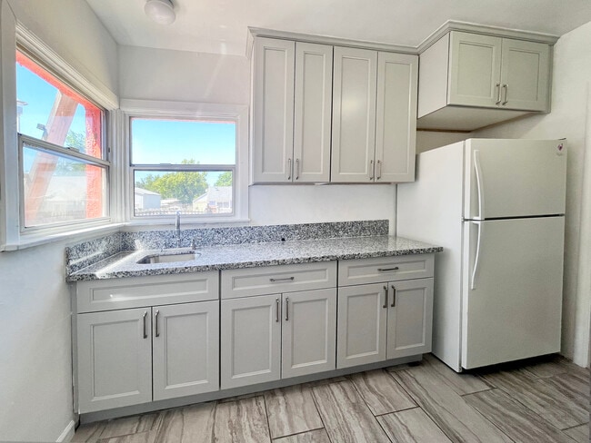 2860 35th Ave in Sacramento, CA - Building Photo - Building Photo