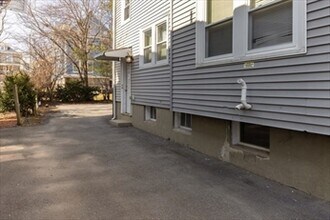 62 Gilbert St, Unit #2 in Watertown, MA - Building Photo - Building Photo