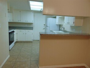 217 Stowaway Cove in Lakeway, TX - Building Photo - Building Photo