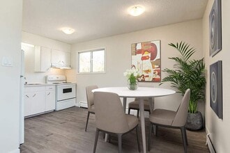 Dickson Apartments in Wetaskiwin, AB - Building Photo - Building Photo