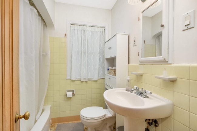 4036 Reservoir Blvd in Minneapolis, MN - Building Photo - Building Photo