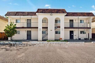 1825 Mary Ellen St NE in Albuquerque, NM - Building Photo