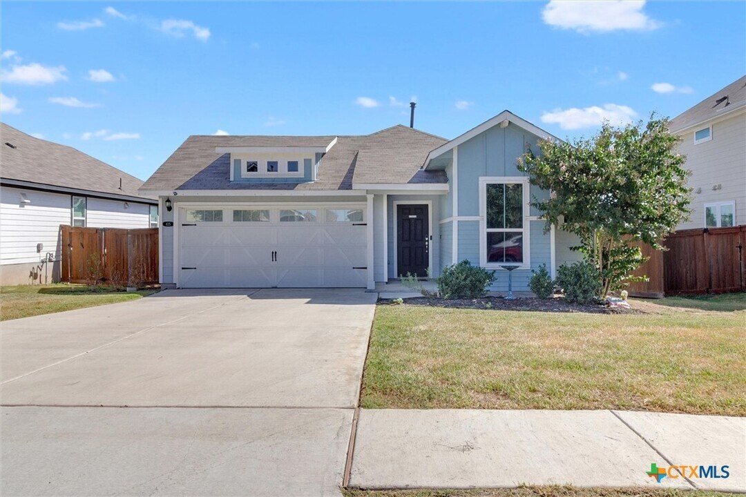 425 Spiny Lizard Ln in San Marcos, TX - Building Photo