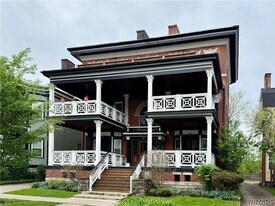 246 Bryant St in Buffalo, NY - Building Photo