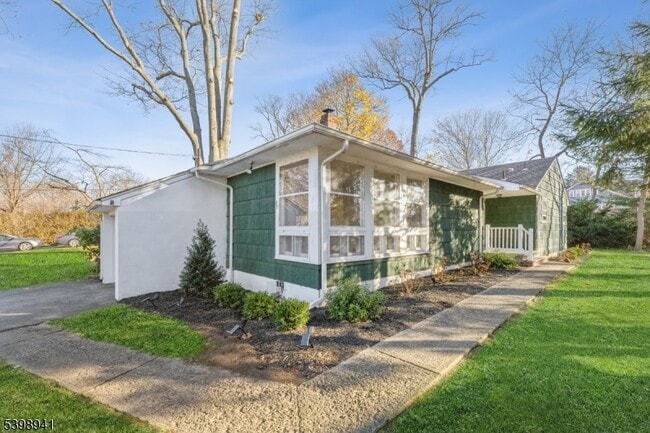 57 Essex Ave in Montclair, NJ - Building Photo - Building Photo