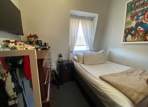 75 Putnam St, Unit 3 in Boston, MA - Foto de edificio - Building Photo