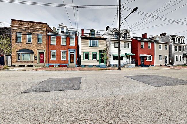 1917 Wharton St in Pittsburgh, PA - Building Photo - Building Photo