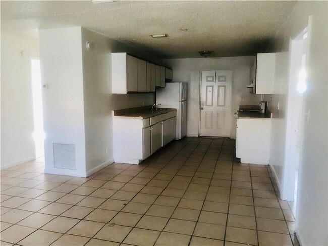 1038 NW 8th Ave in Fort Lauderdale, FL - Building Photo - Building Photo