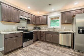 147 Leonard St in Bristol, VA - Building Photo - Building Photo