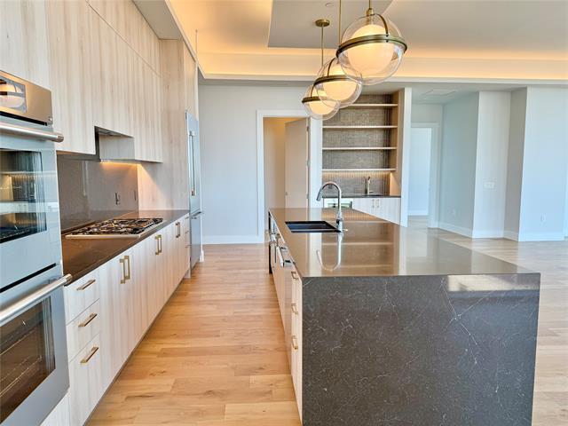 8111 Douglas Ave-Unit -1402 in Dallas, TX - Building Photo - Building Photo