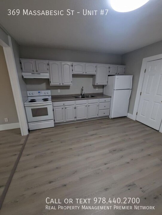 369 Massabesic St in Manchester, NH - Building Photo