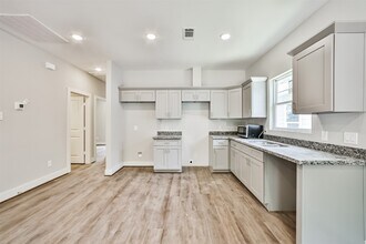 420 Ave B in La Marque, TX - Building Photo - Building Photo