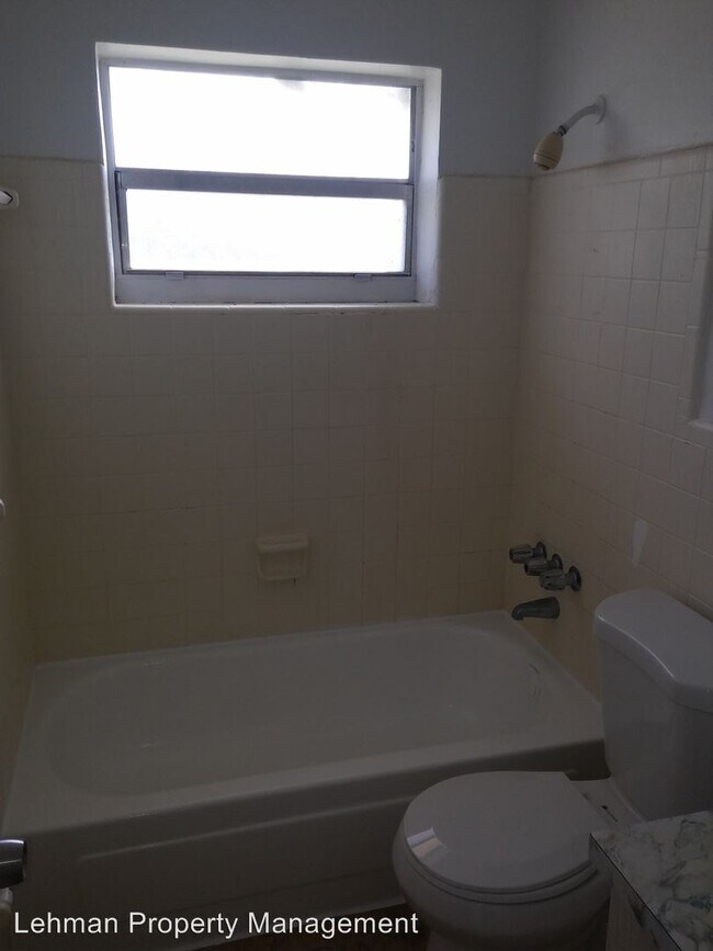 22 SW 10th St in Hallandale Beach, FL - Building Photo - Building Photo