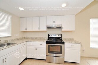 8229 Greenleaf Cir in Tampa, FL - Building Photo - Building Photo