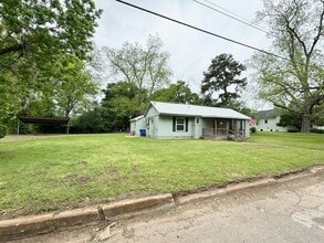 503 N 7th St in Crockett, TX - Building Photo - Building Photo