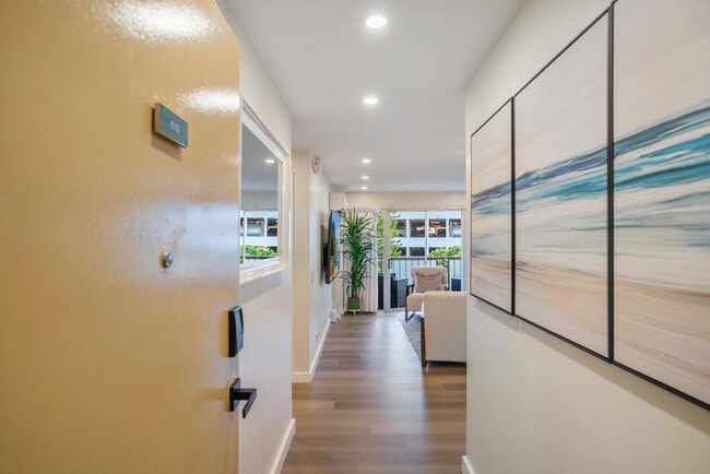 2464 Prince Edward St in Honolulu, HI - Building Photo - Building Photo