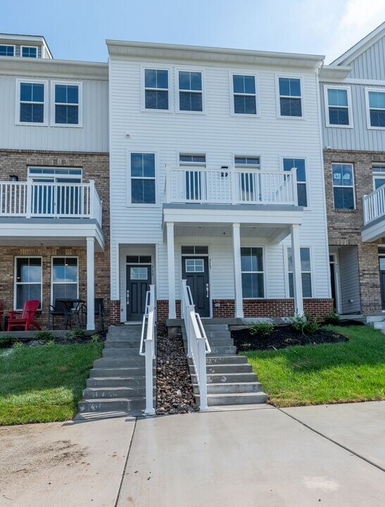 713 Platinum Dr in Phoenixville, PA - Building Photo