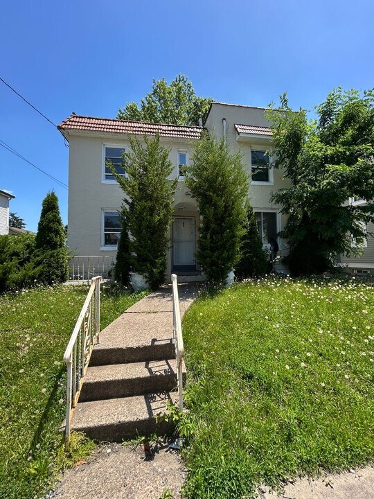 936 Parkside Ave. in Trenton, NJ - Building Photo