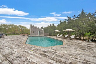 4 Bayview Dr in Quogue, NY - Building Photo - Building Photo