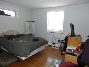 9 Commonwealth Ct, Unit 14 in Boston, MA - Foto de edificio - Building Photo
