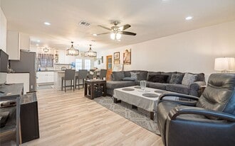 418 Shannon Lee St in San Antonio, TX - Building Photo