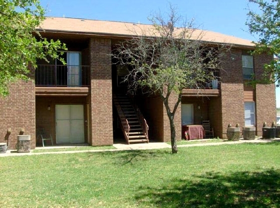 Country Villa Apartments in Eastland, TX - Foto de edificio