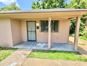 2235 Charjean Rd in Memphis, TN - Building Photo - Building Photo