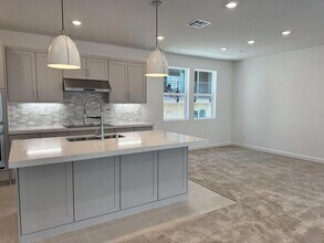 11830 Ella Wy, Unit B in San Diego, CA - Building Photo - Building Photo