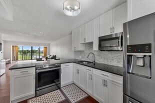 4489 Luxemburg Ct in Greenacres, FL - Building Photo