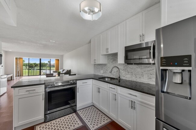 4489 Luxemburg Ct