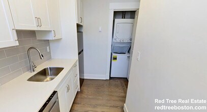 77 Park Dr, Unit 19 in Boston, MA - Building Photo - Building Photo