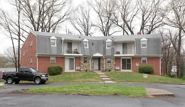 Cooks Crossing in Baltimore, MD - Foto de edificio - Building Photo