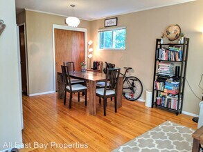 1704 Pleasant Valley Ave in Oakland, CA - Building Photo - Building Photo