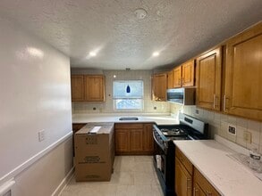 5 Bishop Rd, Unit 4 in Quincy, MA - Building Photo - Building Photo