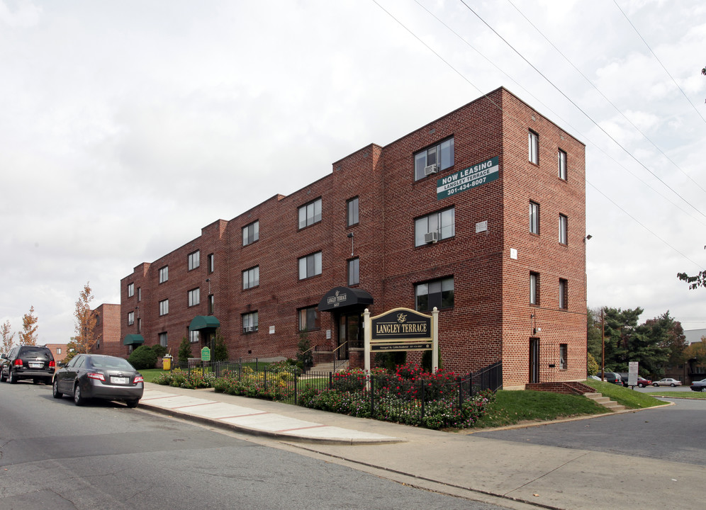 Langley Terrace in Hyattsville, MD - Foto de edificio