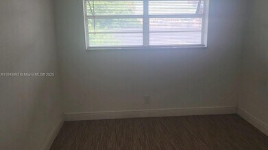 230 SW 11th Ave in Hallandale Beach, FL - Building Photo - Building Photo
