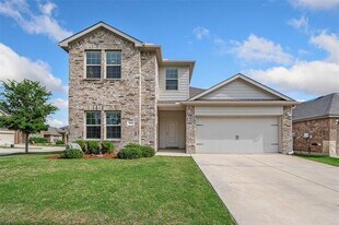 901 Euston St in Denton, TX - Building Photo