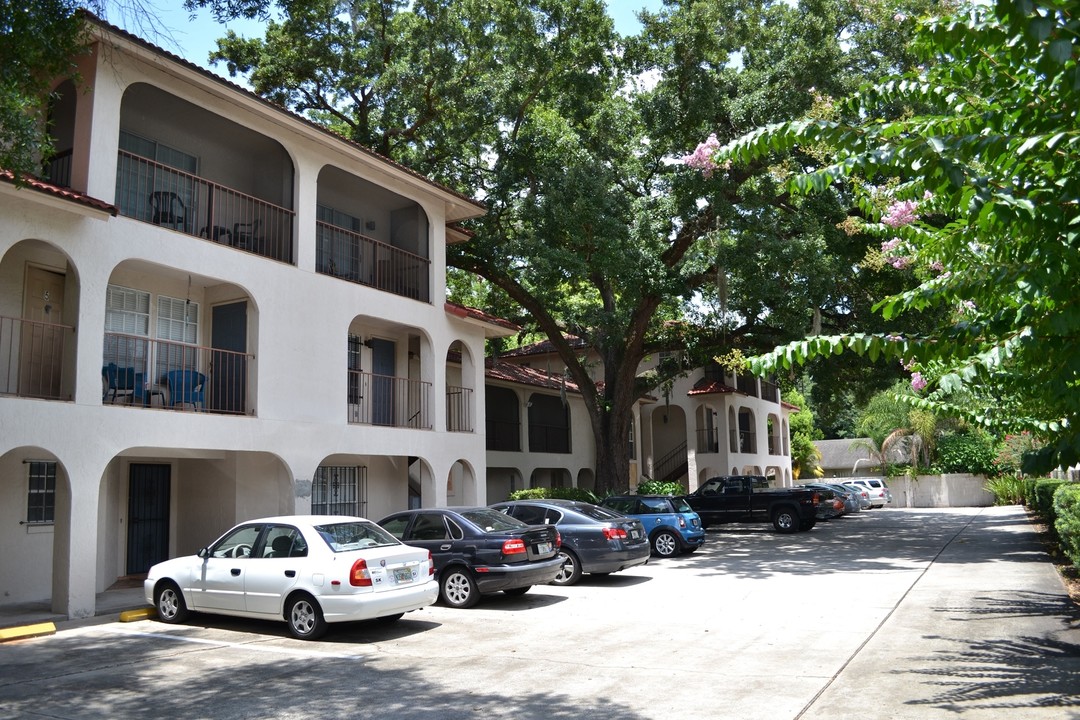 Amelia Oaks in Orlando, FL - Building Photo