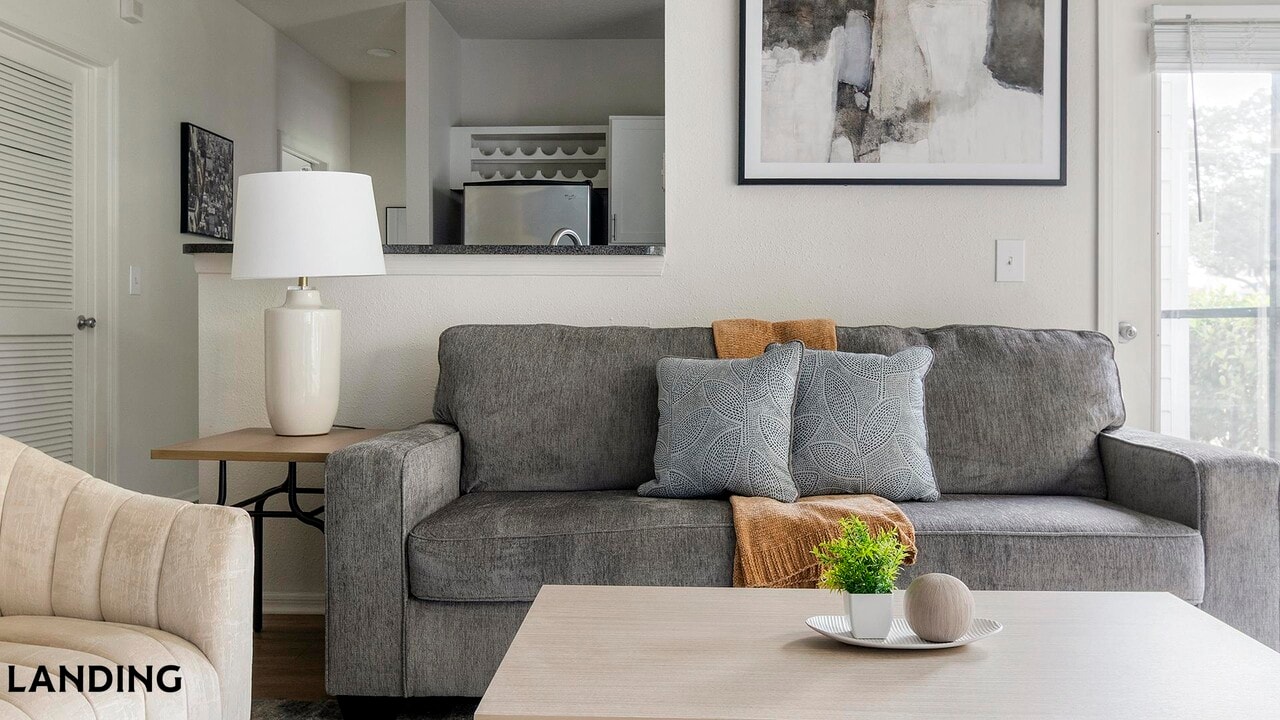 9727 Touchton Rd in Jacksonville, FL - Foto de edificio