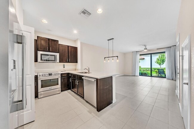 property at 4208 N Dixie Hwy
