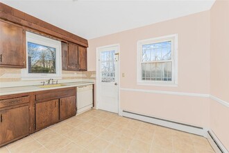 47 Shelburne Rd in Yonkers, NY - Building Photo - Building Photo