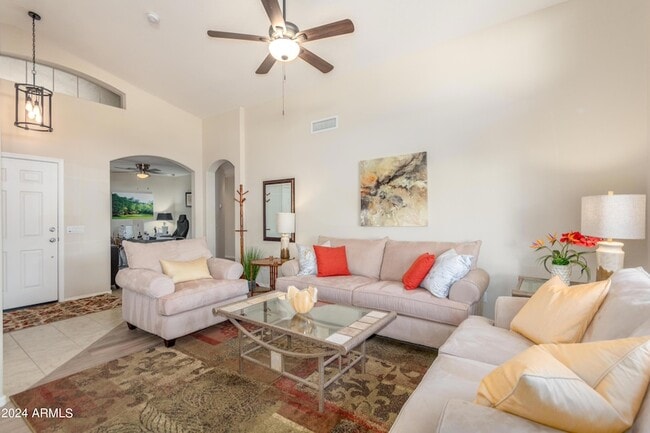 16118 W Vale Dr in Goodyear, AZ - Foto de edificio - Building Photo